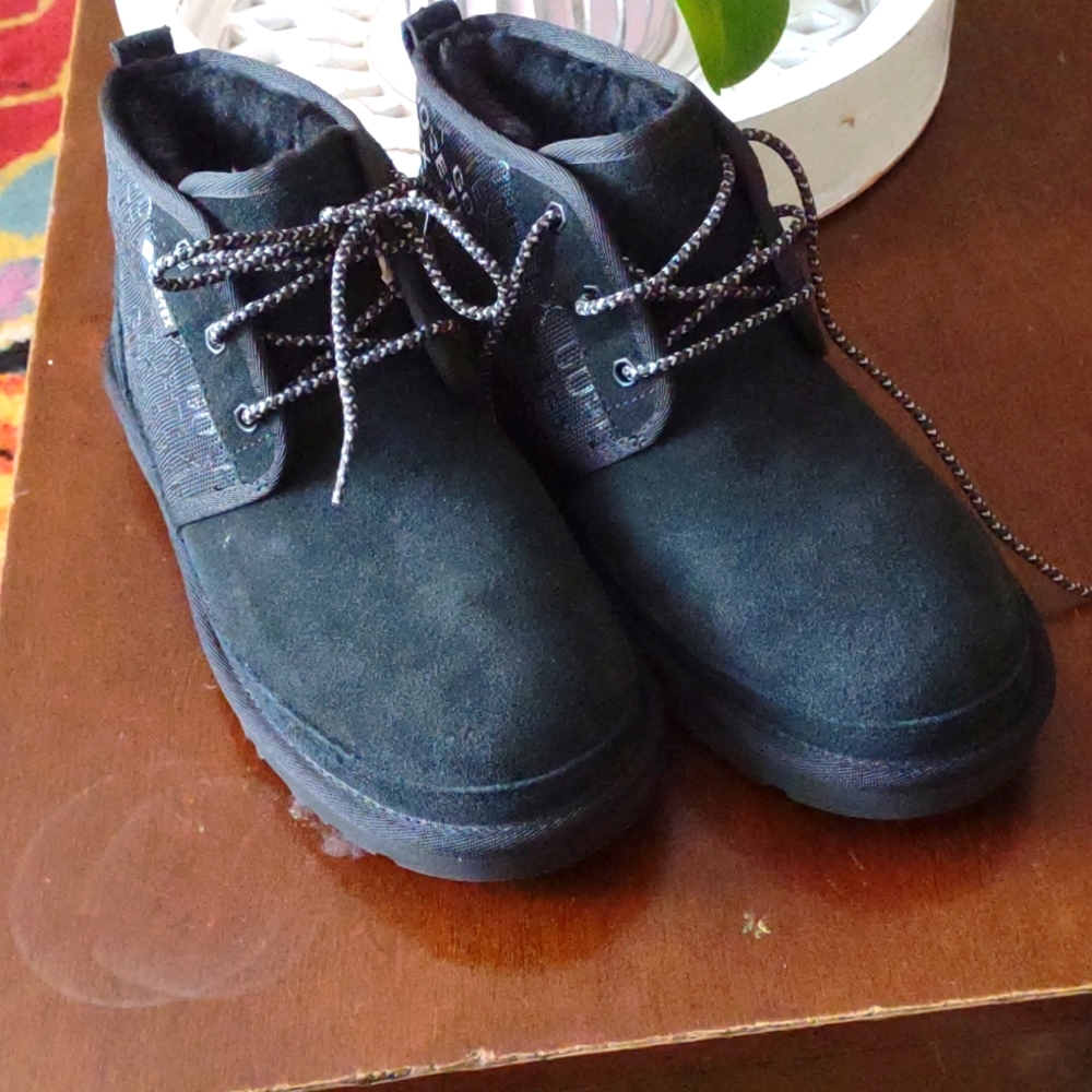 UGG Neumel Gore-tex